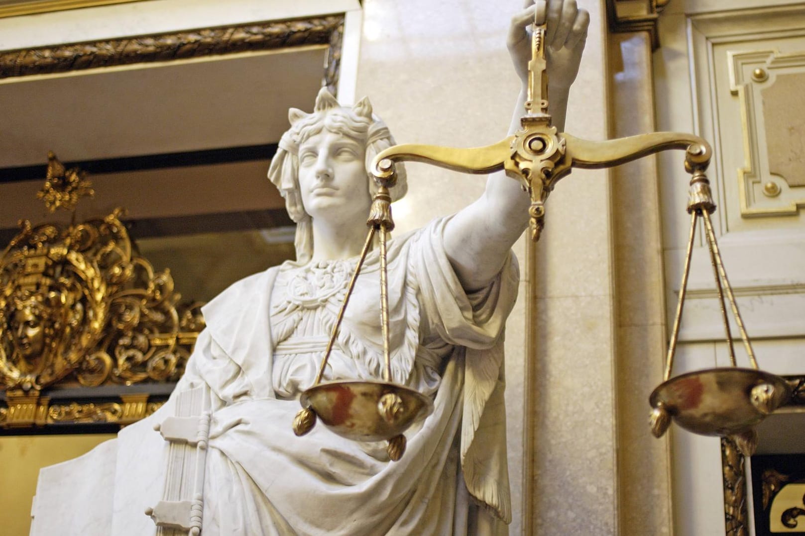 Justitia-Statue