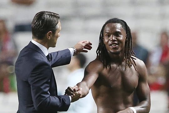 Bayern-Coach Niko Kovac (l) will Renato Sanches auf keinen Fall abgeben.