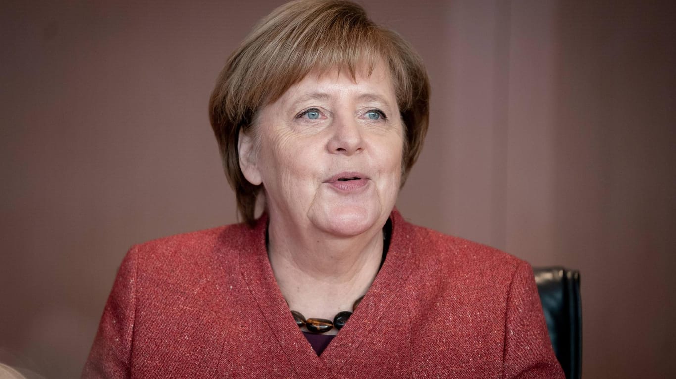 Angela Merkel: Der Mehrheit der Deutschen gefällt es einer Umfrage zufolge, wenn sie bis 2021 als Kanzlerin weitermacht.