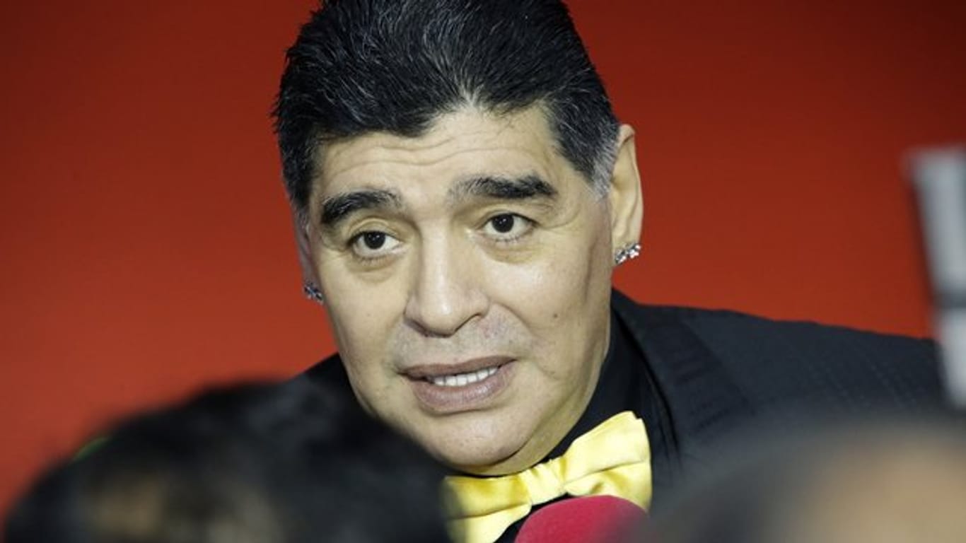 Nach seiner Magen-OP auf dem Weg der Besserung: Diego Maradona.