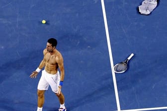 Novak Djokovic bejubelt seinen Sieg 2012 gegen Rafael Nadal.
