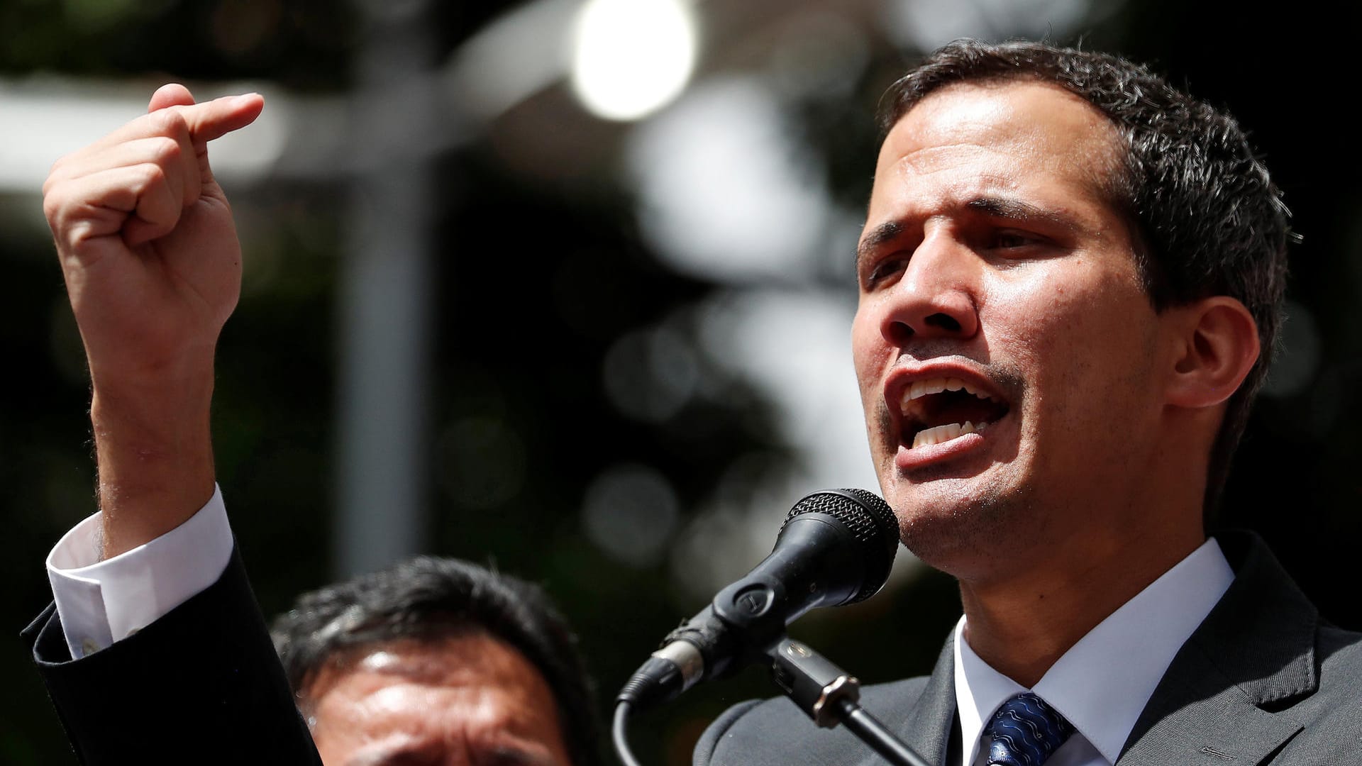 Parlamentschef Juan Guaidó spricht auf einer Nachrichtenkonferenz in Caracas: Zu Verhandlungen mit Maduros sozialistischer Regierung ist er nur unter bestimmten Bedingungen bereit.