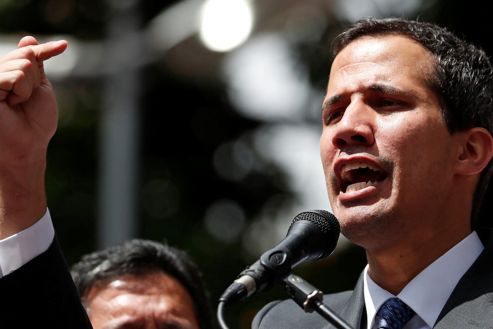 Parlamentschef Juan Guaidó spricht auf einer Nachrichtenkonferenz in Caracas: Zu Verhandlungen mit Maduros sozialistischer Regierung ist er nur unter bestimmten Bedingungen bereit.