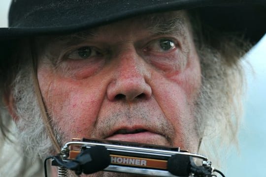 Der kanadische Rockmusiker Neil Young schaut mit Wehmut zurück auf den Sommer 1969.