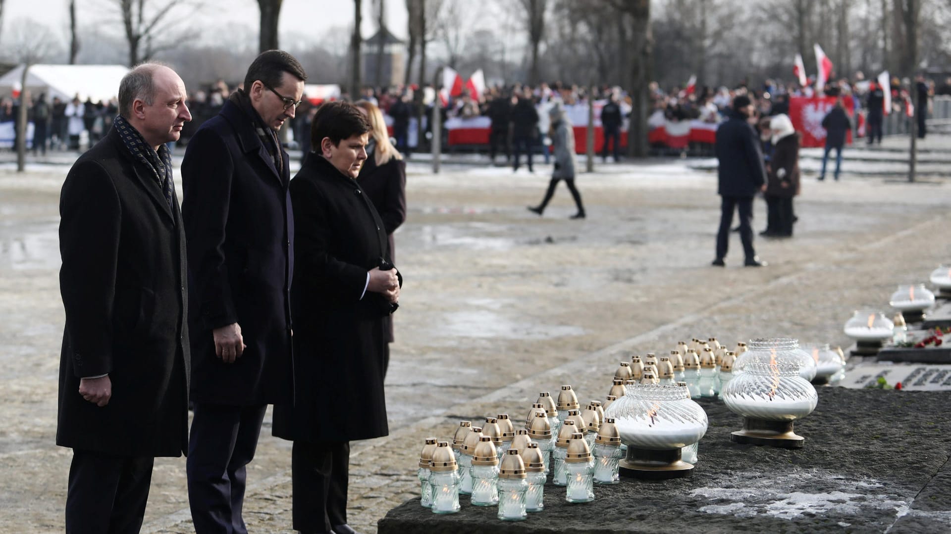 Polens Ministerpräsident Mateusz Morawiecki und seine Stellvertreterin Beata Szydlo in Auschwitz: Zahlreiche Politiker gedachten im ehemaligen Vernichtungslager der Opfer des Nazi-Rassenwahns.