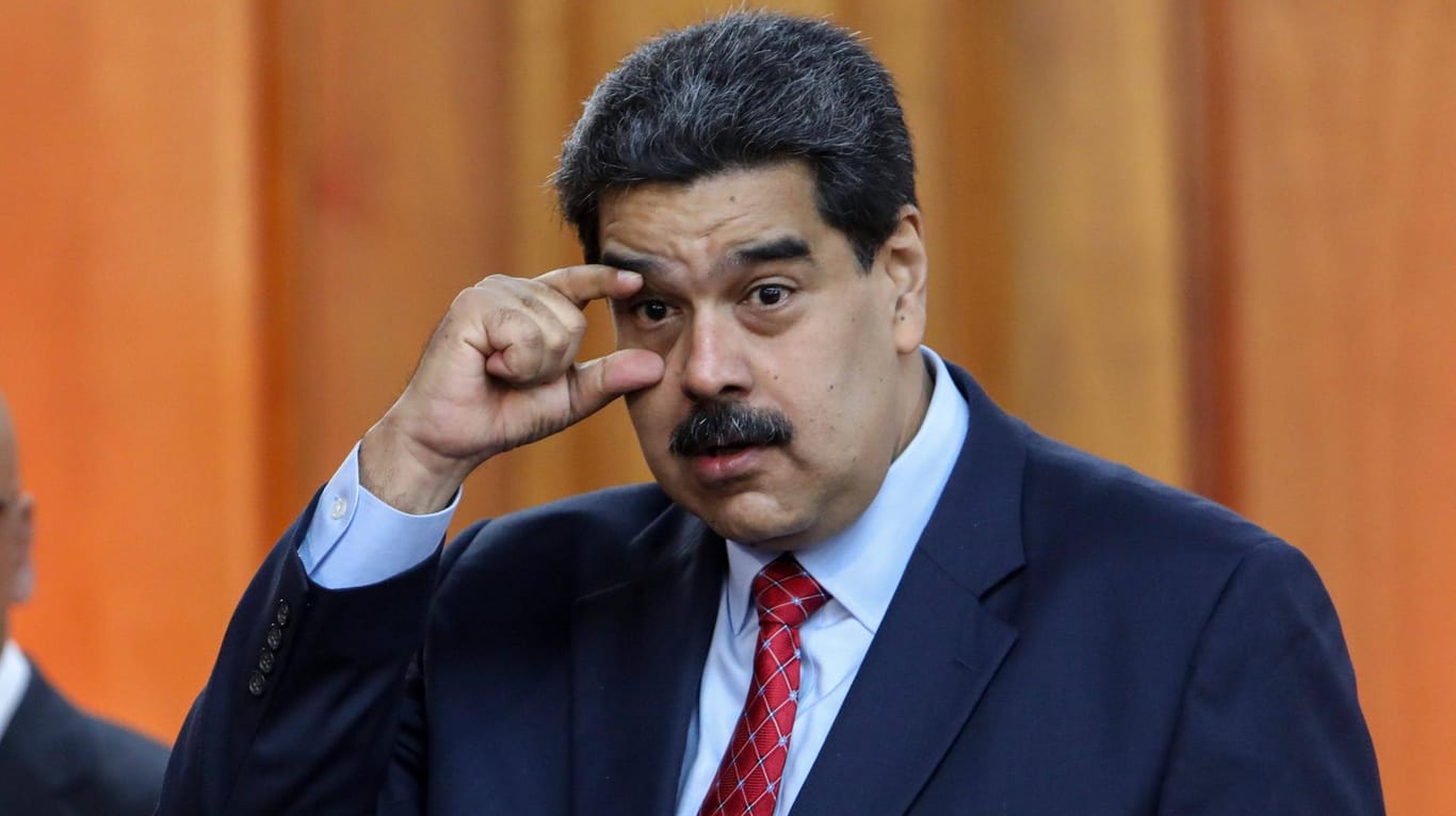 Venezuelas Staatschef: Nicolás Maduro steht unter Druck. Juan Guaidó hat sich zum Übergangspräsidenten ernannt und will Neuwahlen durchsetzen.