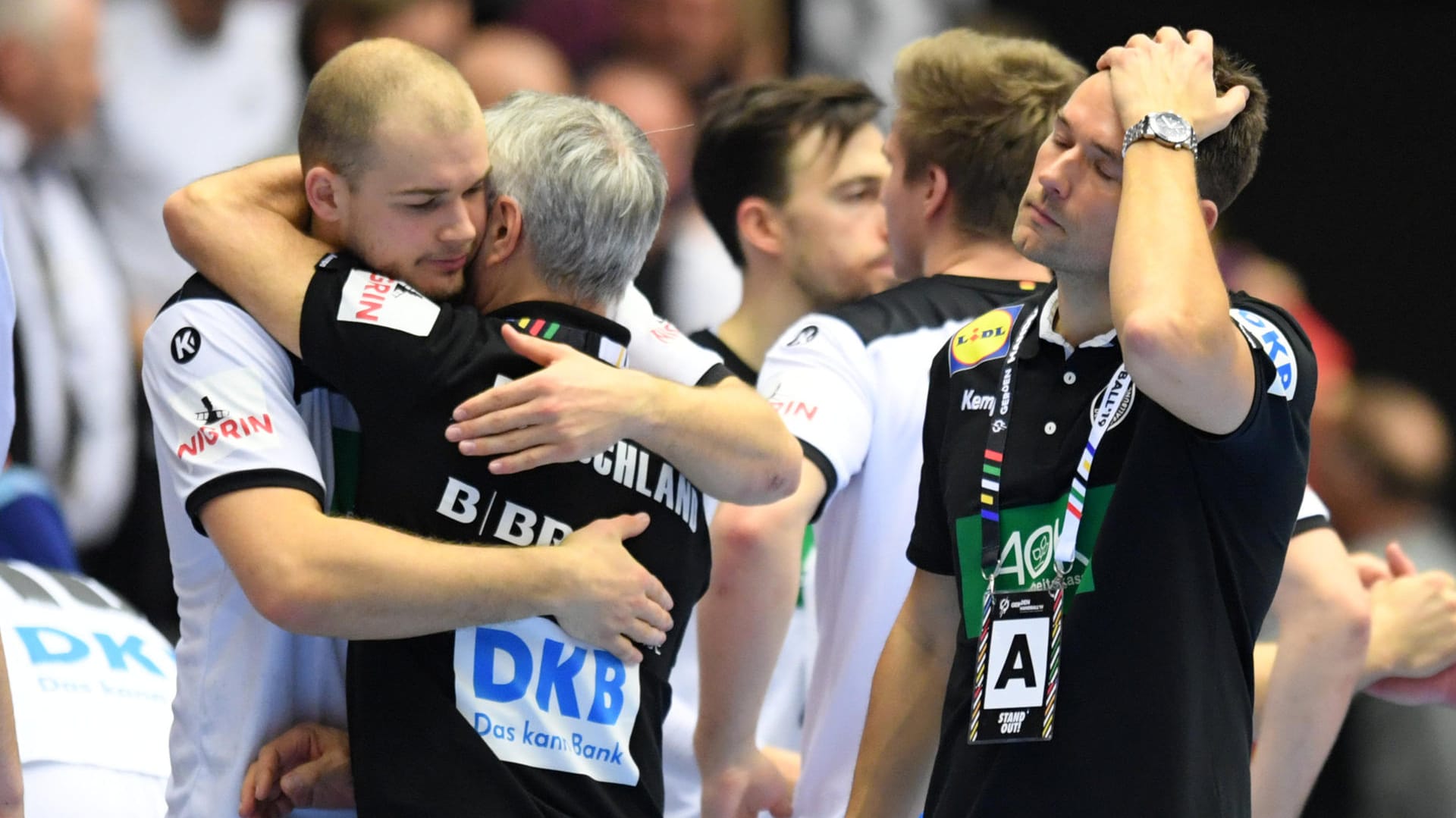 Bundestrainer Christian Prokop rauft sich die Haare: Im kleinen Finale reichte es nicht für eine WM-Medaille.