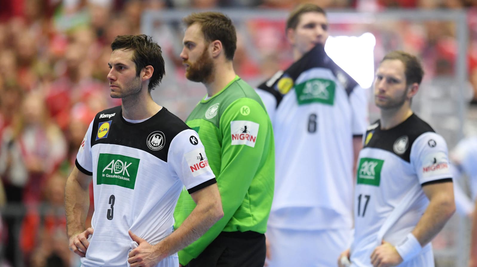 Frust bei Uwe Gensheimer (l.) und Co.: Das DHB-Team hat WM-Bronze knapp verpasst.