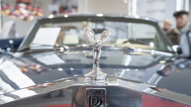 Berühmtes Markenzeichen: Der Brexit hat auch Auswirkungen für deutsche Autofahrer - daher bereiten sich britische Marken wie Rolly-Royce auf mögliche Folgen vor. Berühmtes Markenzeichen: Der Brexit hat auch Auswirkungen für deutsche Autofahrer - daher bereiten sich britische Marken wie Rolly-Royce auf mögliche Folgen vor.