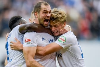 Die Spieler des Hamburger SV haben den Aufstieg fest im Blick.