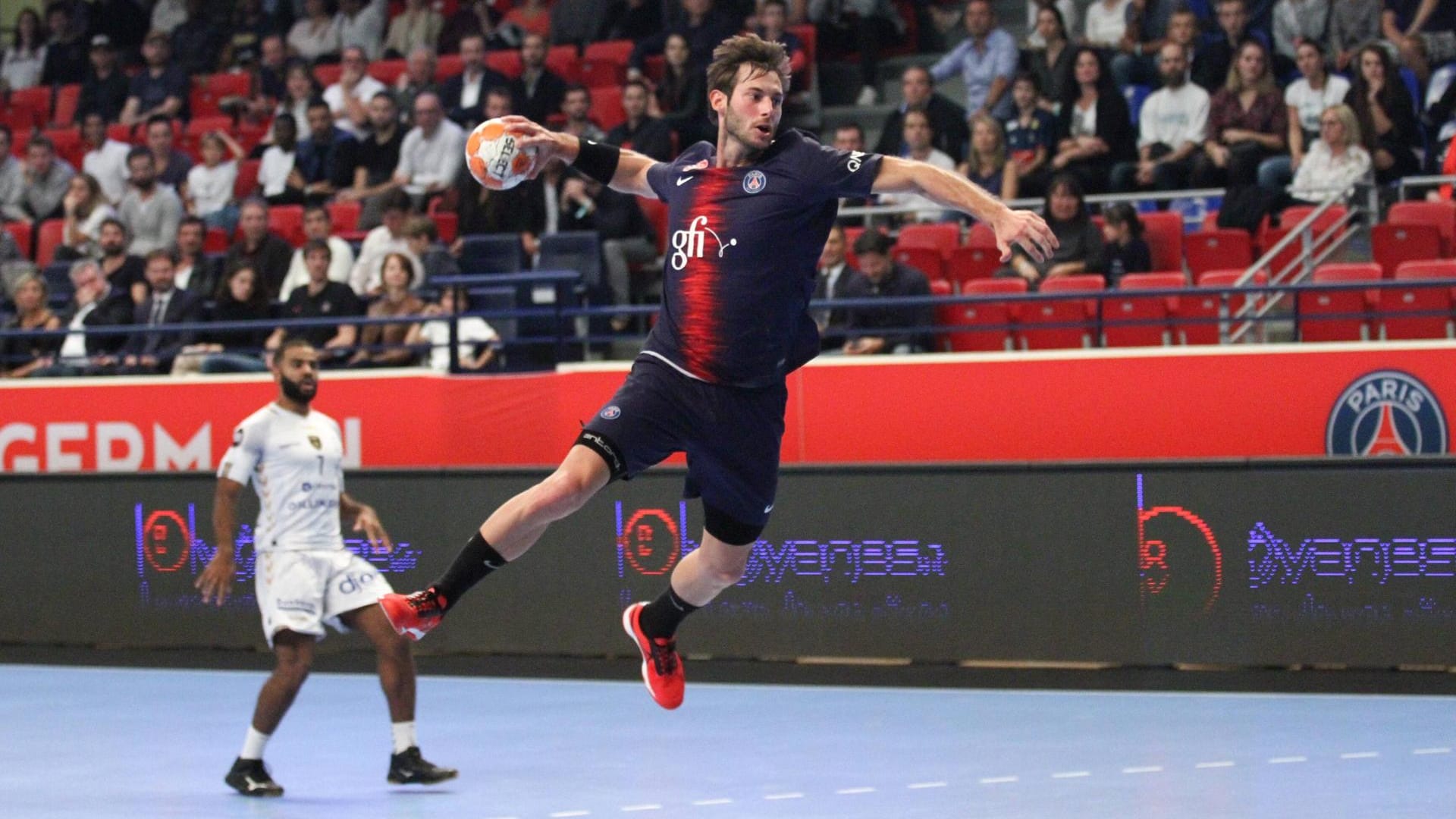 Weltklasse-Handballer: Aktuell trägt Uwe Gensheimer noch das Trikot von Paris Saint-Germain. Doch nun könnte er zu seinem Heimatklub Rhein-Neckar Löwen zurückkehren.