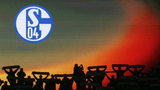 Der FC Schalke 04 soll sich die Dienste von Offensivtalent Rabbi Matondo von Manchester City gesichert haben. Der FC Schalke 04 soll sich die Dienste von Offensivtalent Rabbi Matondo von Manchester City gesichert haben.