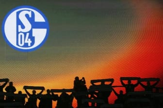 Der FC Schalke 04 soll sich die Dienste von Offensivtalent Rabbi Matondo von Manchester City gesichert haben.