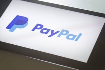 Das Logo des Online Bezahldienstes PayPal: Phishing-Betrüger schocken Nutzer des Dienstes mit hohen Summen.