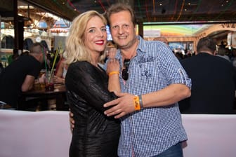Daniela und Jens Büchner: Im November starb der Kult-Auswanderer an Lungenkrebs.