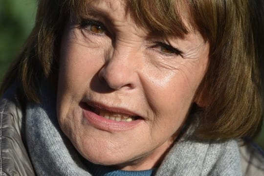 Die Schauspielerin Katrin Sass gibt wieder die Ex-Staatsanwältin Karin Lossow auf Usedom.