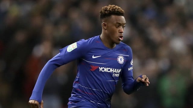 Um Fußball-Talent Callum Hudson-Odoi von FC Chelsea ist ein Transfer-Poker entstanden.