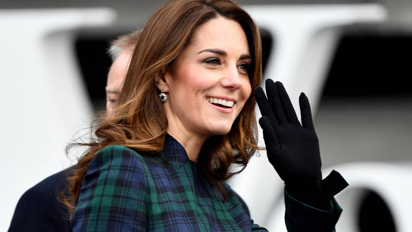 Herzogin Kate: Sie liebt karierte Kleider. Auch bei ihrem Auftritt in Dundee am 29. Januar 2019 trug sie ein solches.