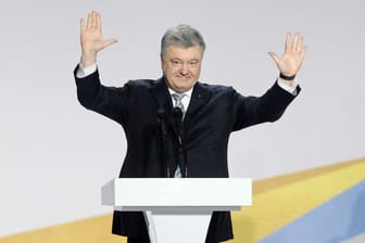 Petro Poroschenko: Der Präsident der Ukraine tritt bei den Wahlen an, die für Ende März angesetzt sind.