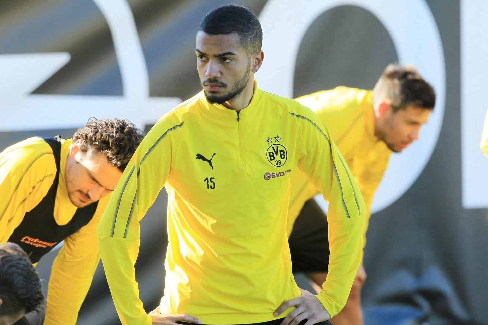 Auf dem Abstellgleis: Jeremy Toljan spielt bei Borussia Dortmund keine Rolle.