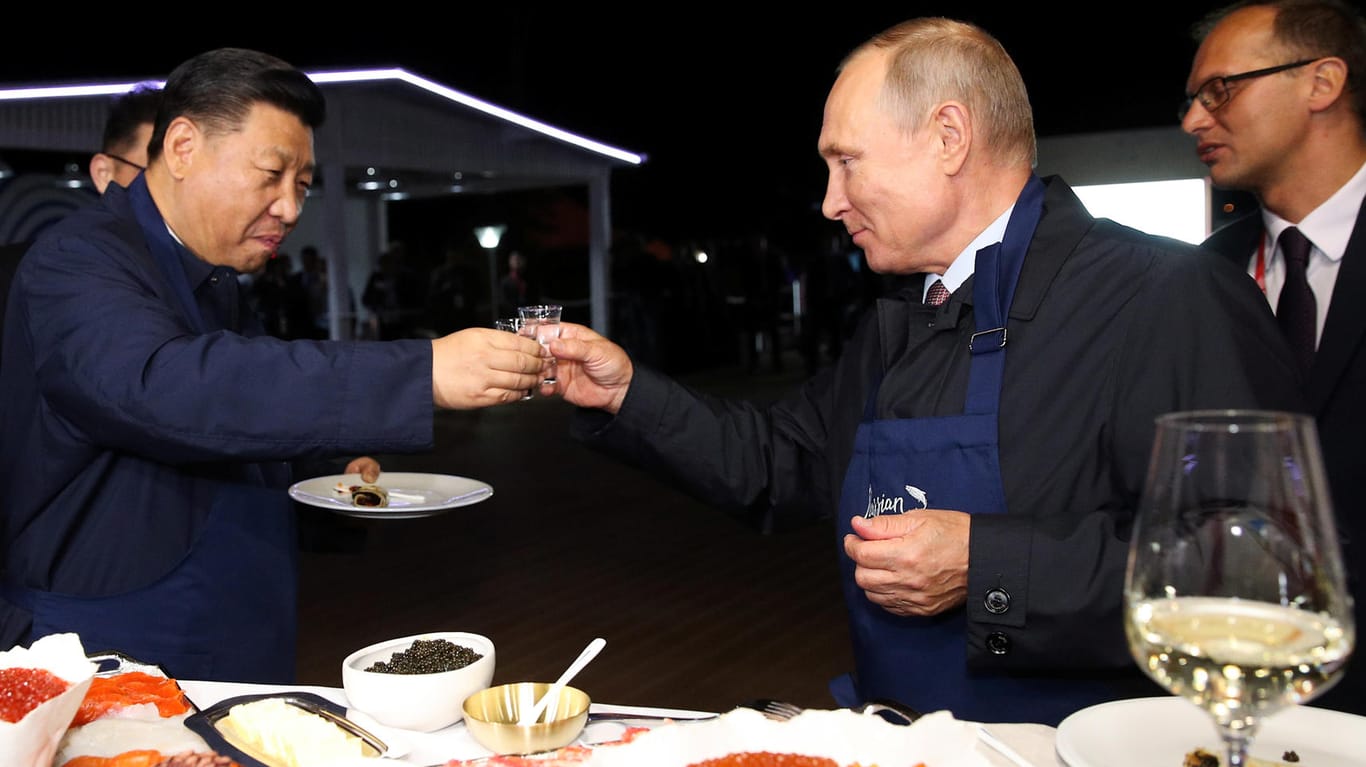 Xi Jinping, Wladimir Putin beim Ostwirtschaftsforum in Wladiwostok (im September 2018): "So eng wie seit den 1950ern nicht mehr"