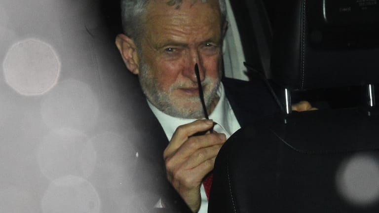 Jeremy Corbyn, Vorsitzender der Labour Partei, gestern Abend.