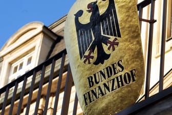 Der Bundesfinanzhof (BFH) ist das oberste deutsche Finanzgericht: Wer sich an Verfahren vor diesem Gericht dranhängt, kann im Zweifel davon profitieren, ohne selber einen Prozess führen zu müssen.