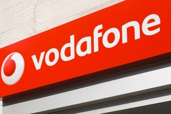 Vodafone-Schild: Internetkriminelle verschicken falsche Rechnungen im Namen von Vodafone.