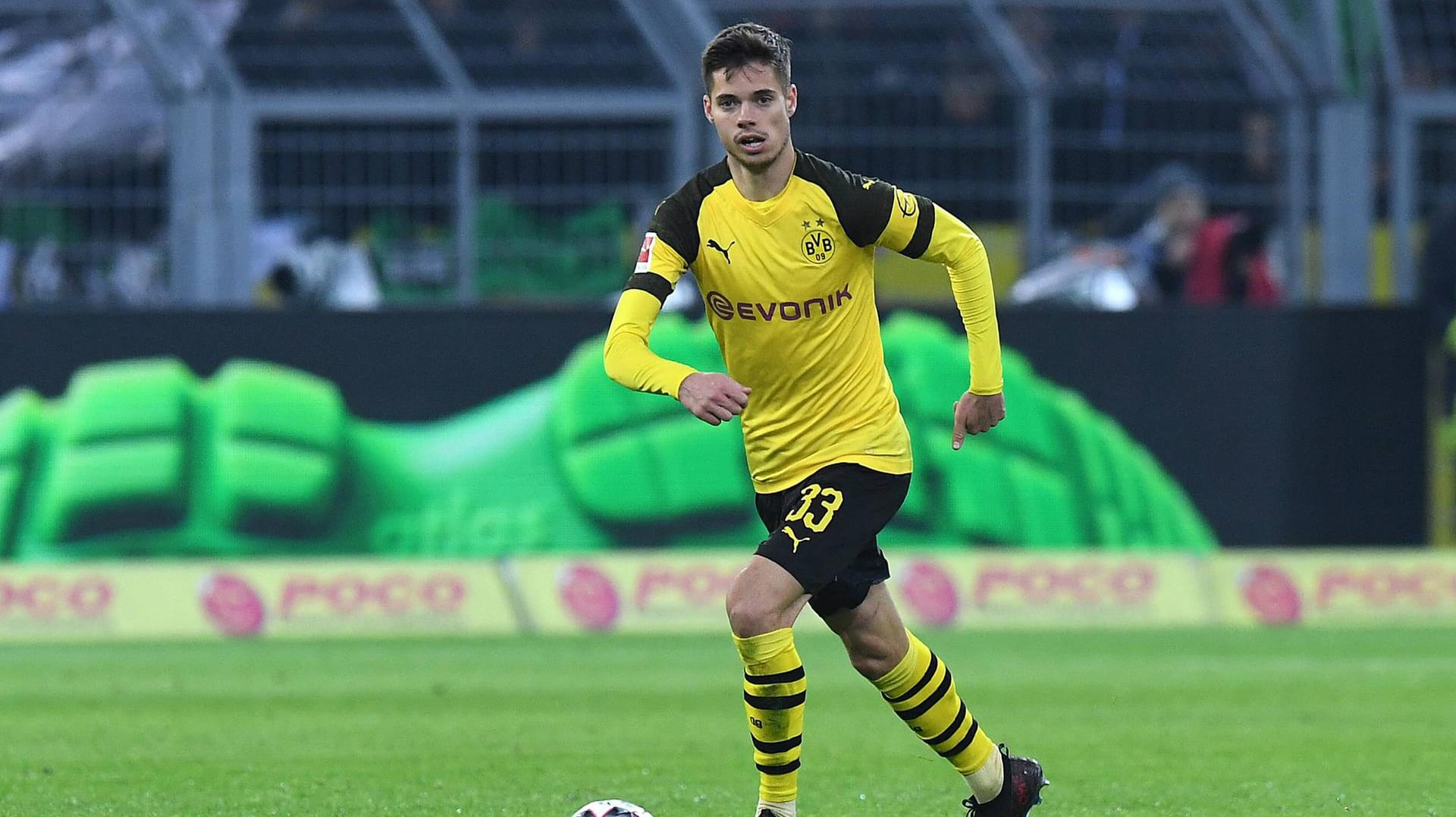 Julian Weigl überzeugte zuletzt als Innenverteidiger.