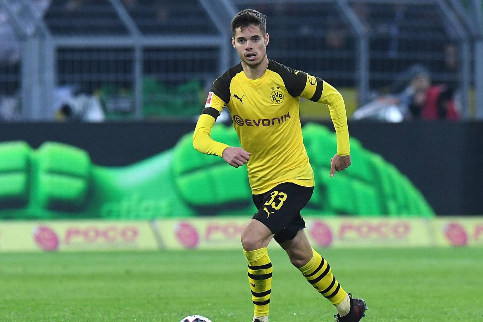 Julian Weigl überzeugte zuletzt als Innenverteidiger.