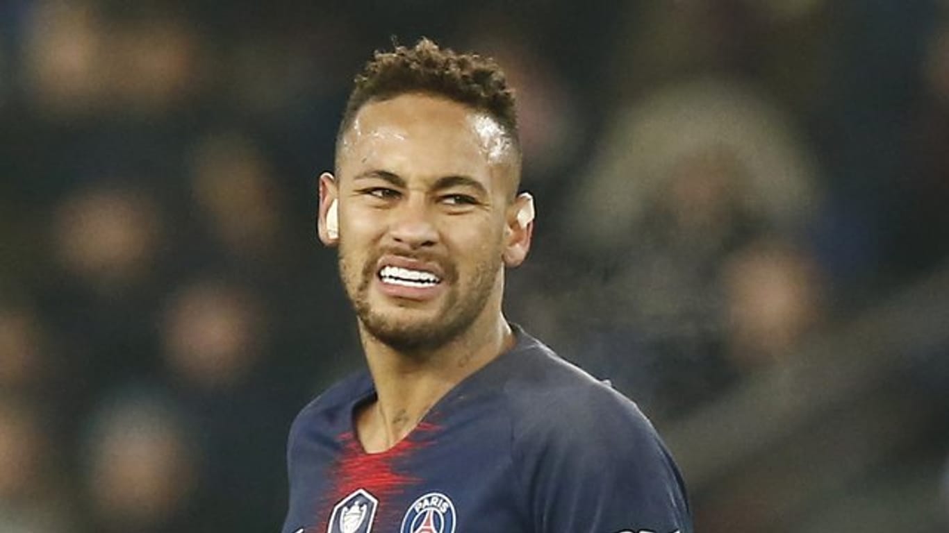 PSG-Star Neymar hatte sich erneut am rechten Fuß verletzt.