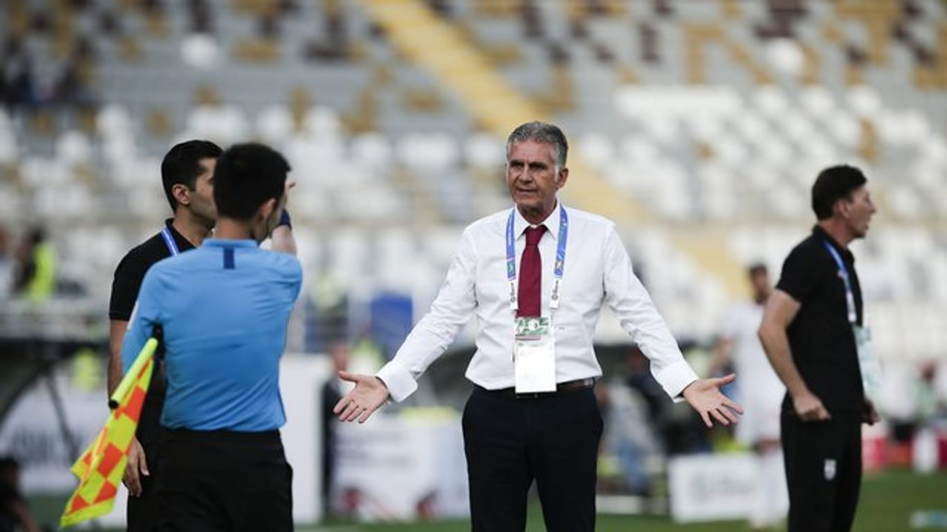 Irans Coach Carlos Queiroz wartet weiter auf sein Gehalt.