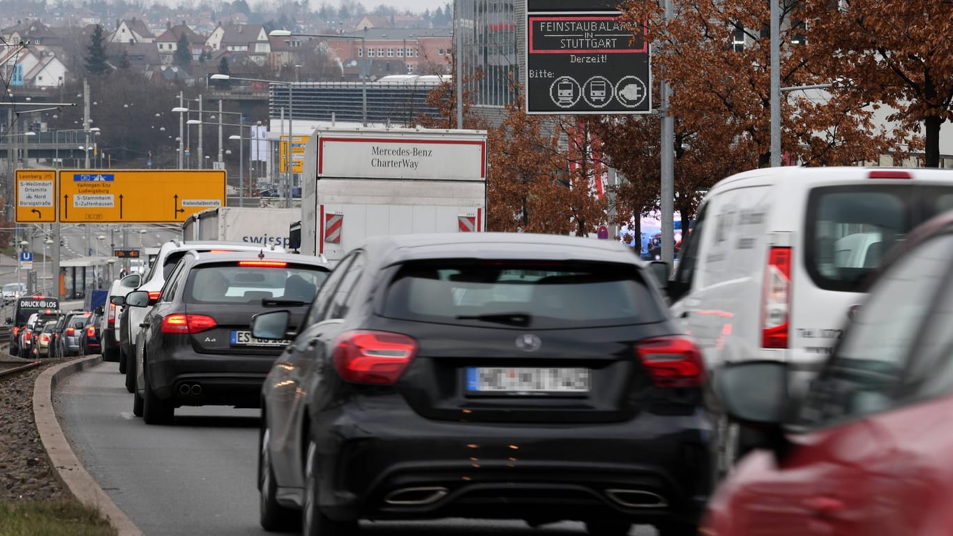 Die Heilbronner Straße in Stuttgart: In der Stadt wurde mit 71 Mikrogramm Stickoxid pro Kubikmeter Luft die höchste Belastung gemessen.