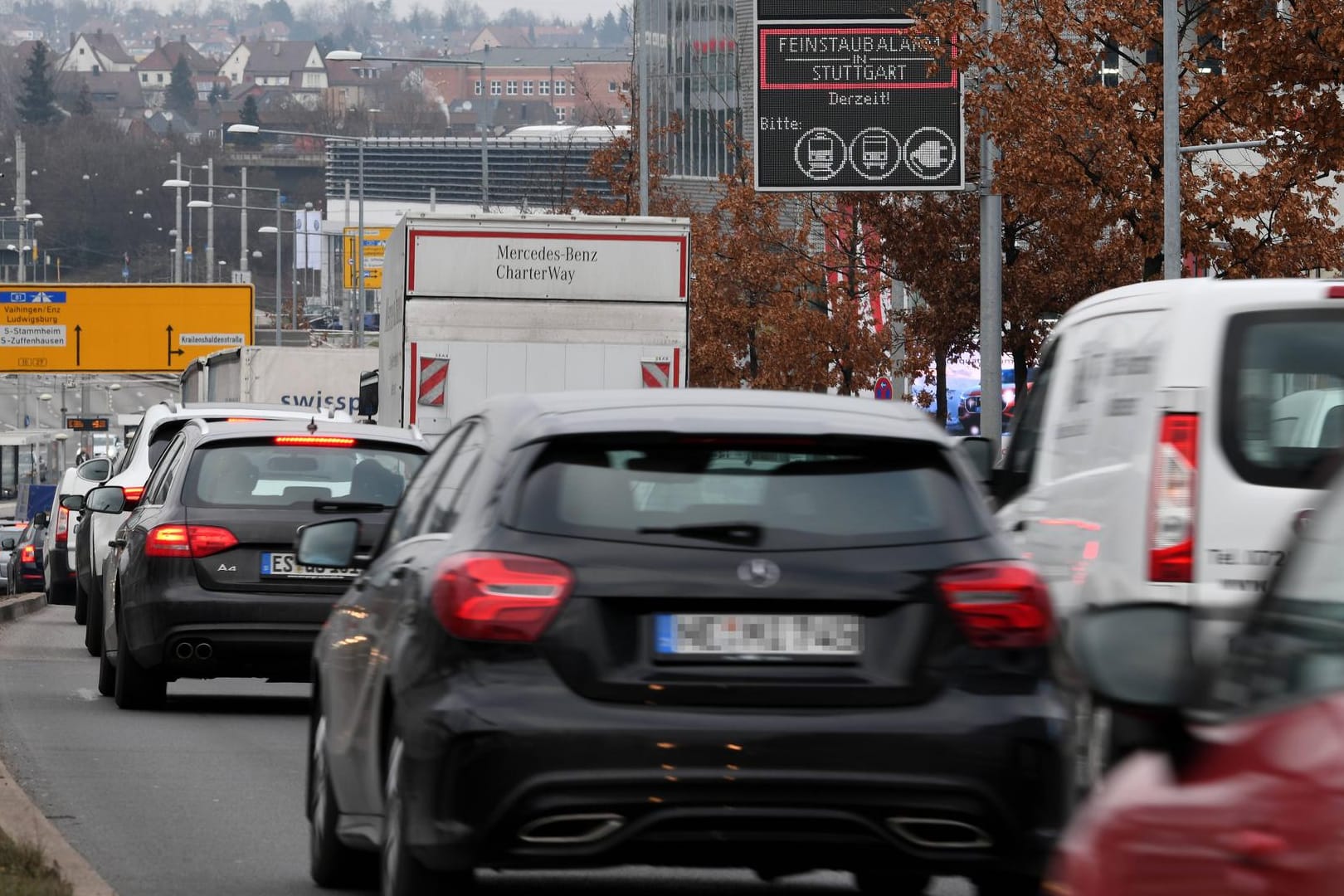 Die Heilbronner Straße in Stuttgart: In der Stadt wurde mit 71 Mikrogramm Stickoxid pro Kubikmeter Luft die höchste Belastung gemessen.