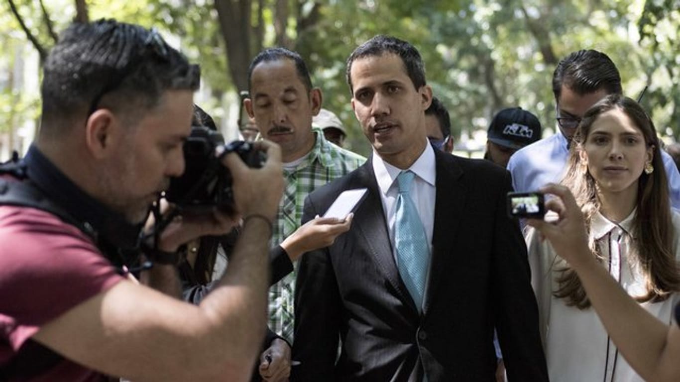 Der 35 Jahre alte Parlamentschef Guaidó hatte sich am 23.