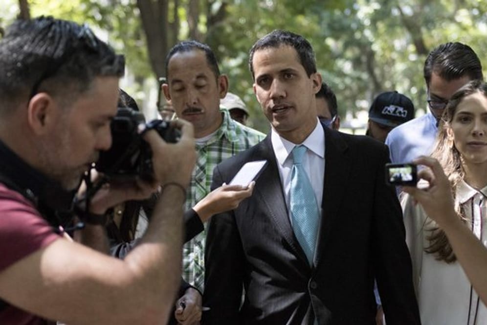 Der 35 Jahre alte Parlamentschef Guaidó hatte sich am 23.