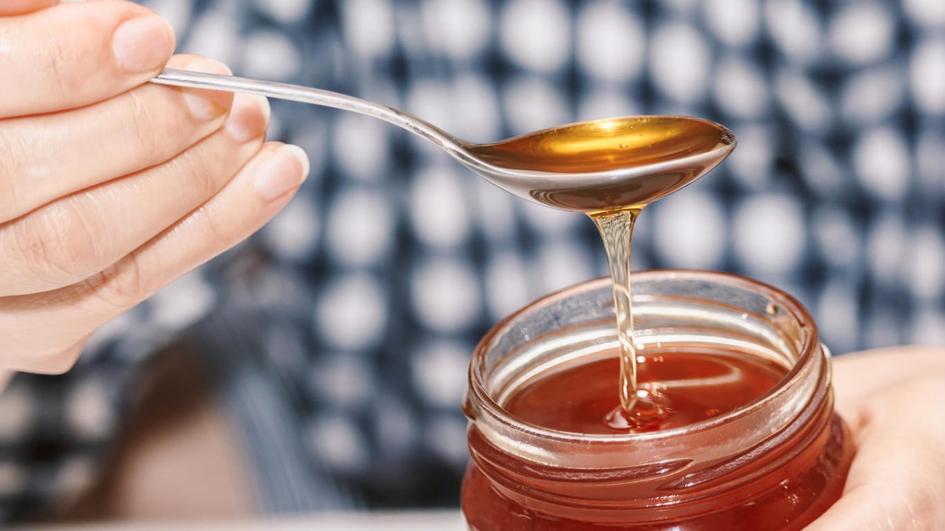 Honig aus dem Glas: Mehr als ein Kilo des süßen Bienenprodukts isst jeder Bundesbürger im Schnitt pro Jahr.