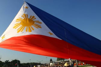 Philippinische Nationalflagge: Saudi-Arabien hat angeblich eine Hausgehilfin hinrichten lassen, die von den Philippinen kam. (Symbolbild)