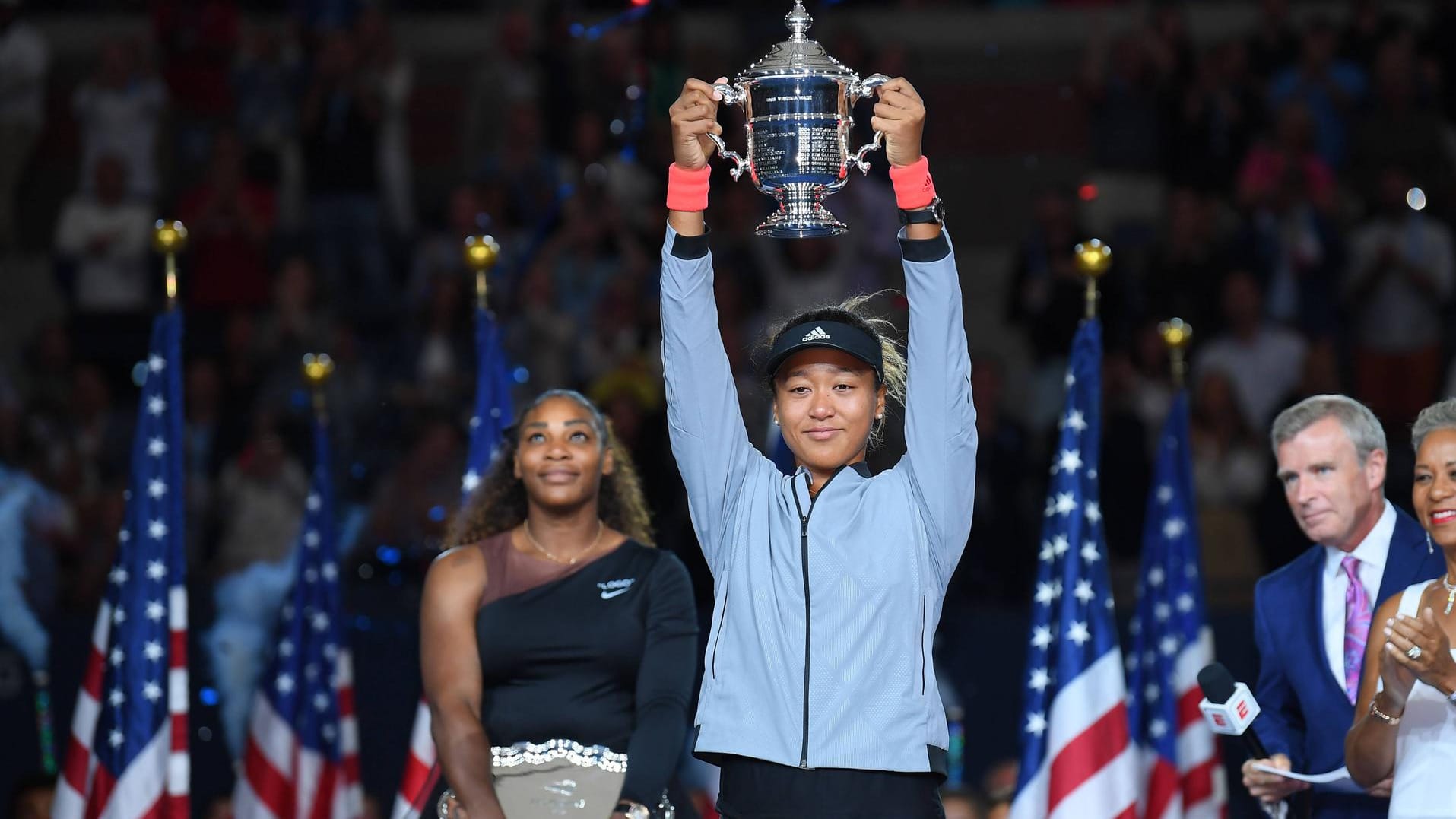 Erster großer Erfolg: Osaka mit der US-Open-Trophäe im vergangenen September.