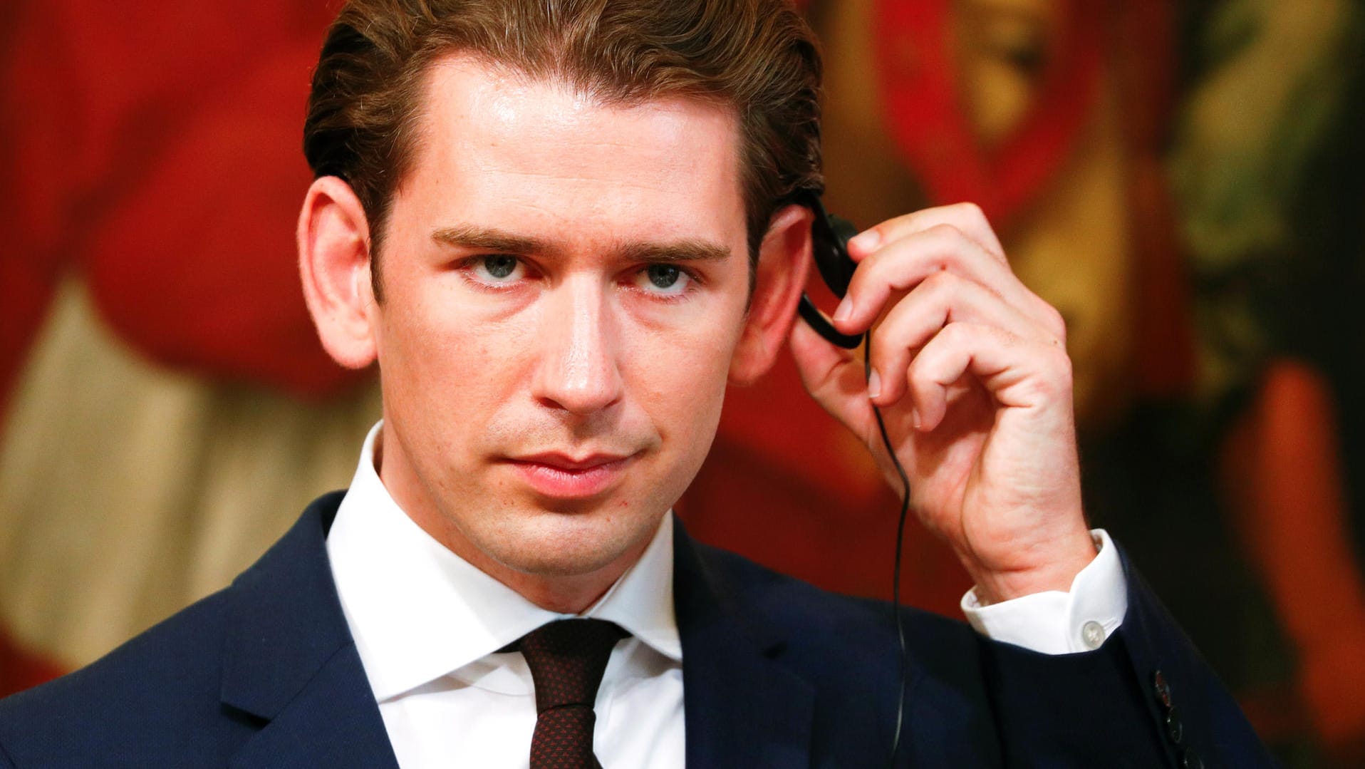 Österreichs Kanzler Sebastian Kurz: Ließ sich beim Verlassen seines Hauses filmen.