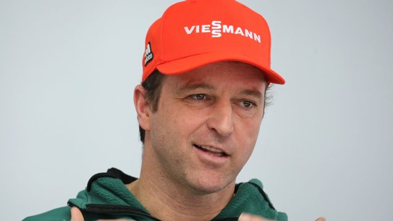 Werner Schuster, Bundestrainer der deutschen Skispringer, gibt seinen Abschied bekanant.