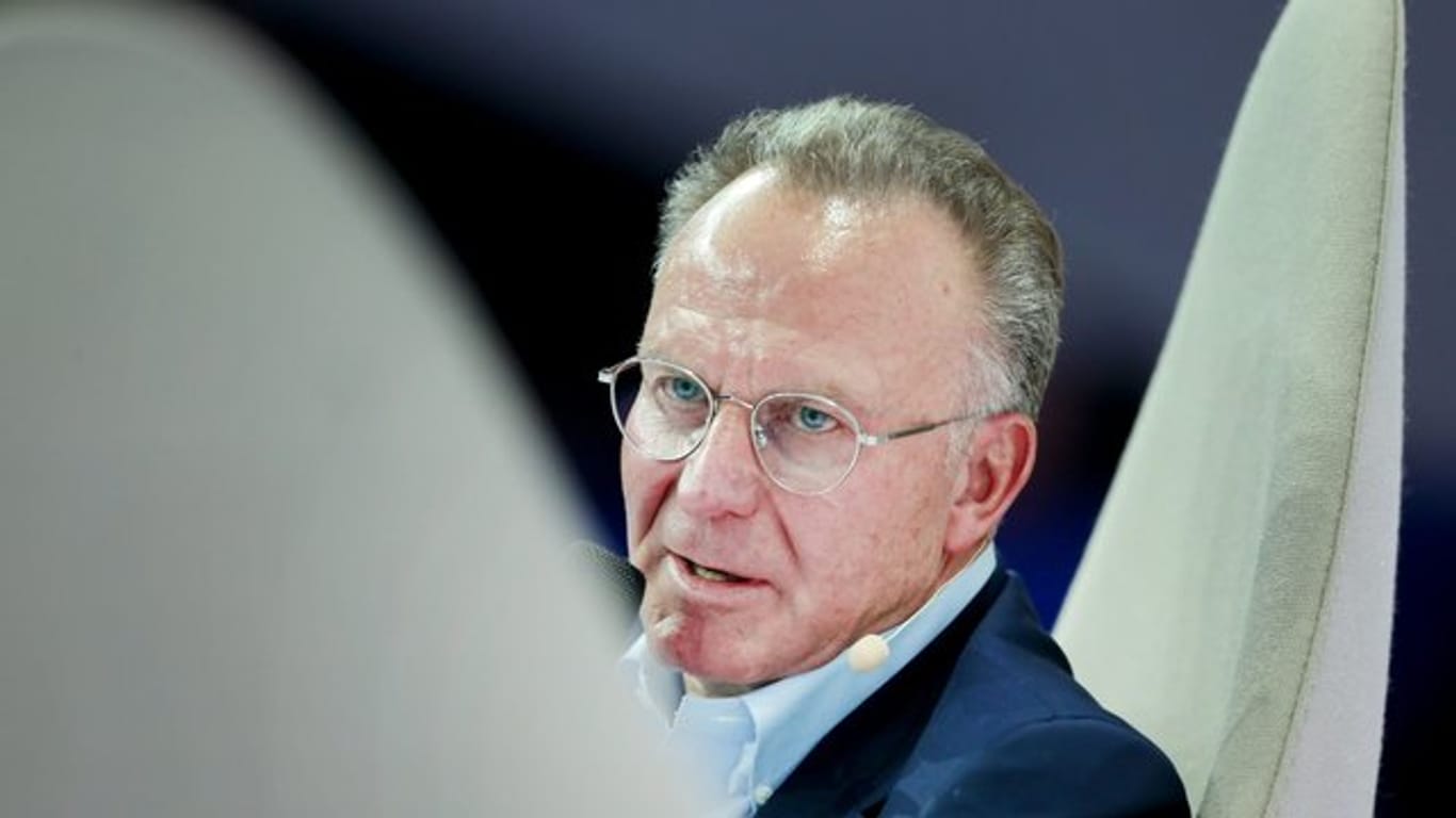Karl-Heinz Rummenigge, Vorsitzender von Bayern München, beantwortet auf der Spobis Fragen.