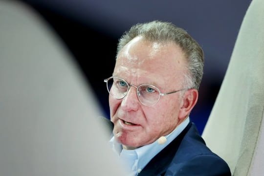 Karl-Heinz Rummenigge, Vorsitzender von Bayern München, beantwortet auf der Spobis Fragen.