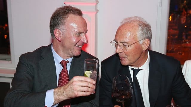 Auf Franz Beckenbauer (r) lässt Karl-Heinz Rummenigge nichts kommen. Auf Franz Beckenbauer (r) lässt Karl-Heinz Rummenigge nichts kommen.