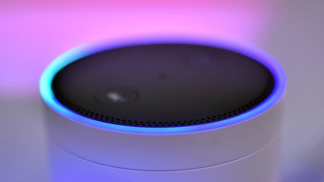 Der Lautsprecher Amazon Echo - mit Alexa Voice Service - auf der IFA in Berlin.