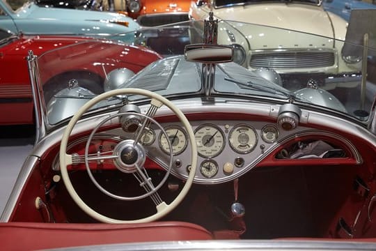 Glänzender Auftritt: Damit sich Besitzer und Werkstatt nach der Komplettrestauration ihres Oldtimers nicht streiten müssen, sollten sie vor den Arbeiten so viele Details wie möglich fixieren.