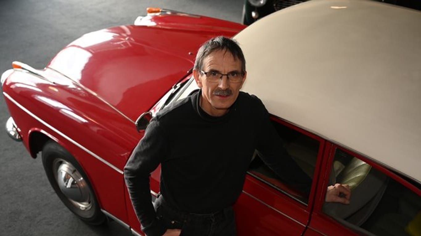 Carsten Pätzold ist Karrosserie-und Fahrzeugbauer und liebt alte Autos, vor allem Borgwards.
