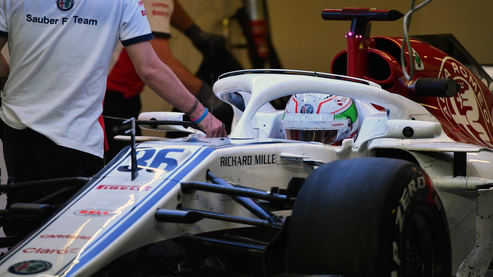 Antonio Giovanazzi bei ersten Tests im Alfa Romeo Sauber C37 im November.