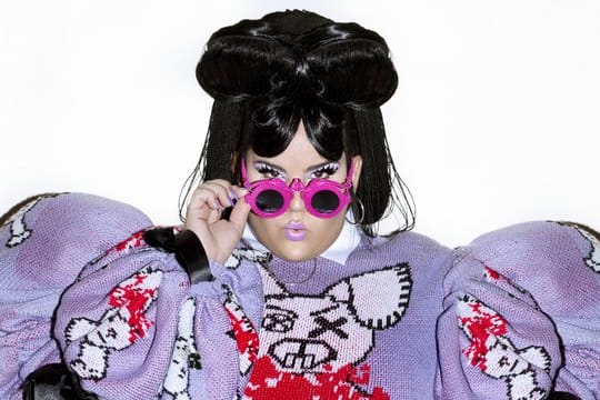 Die israelische ESC-Siegerin Netta Barzilai meldet sich zurück.