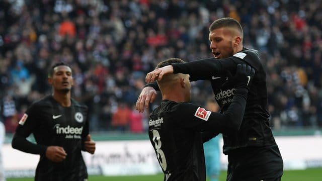 Die Erfolgsgaranten von Eintracht Frankfurt: Sebastien Haller (l-r), Luka Jovic und Ante Rebic sind brandgefährlich.